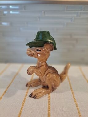 Vtg Goebel  Kangaroo Western Figurine With Hat West Germany # 33515